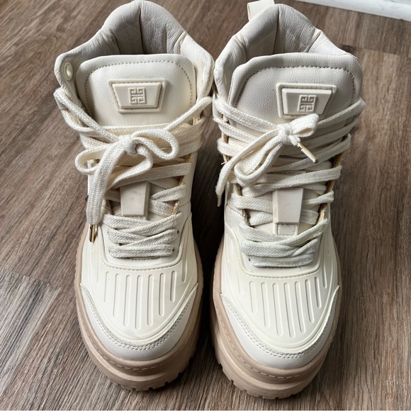 Stylish Cream Women's Boots - Picture 5 of 6